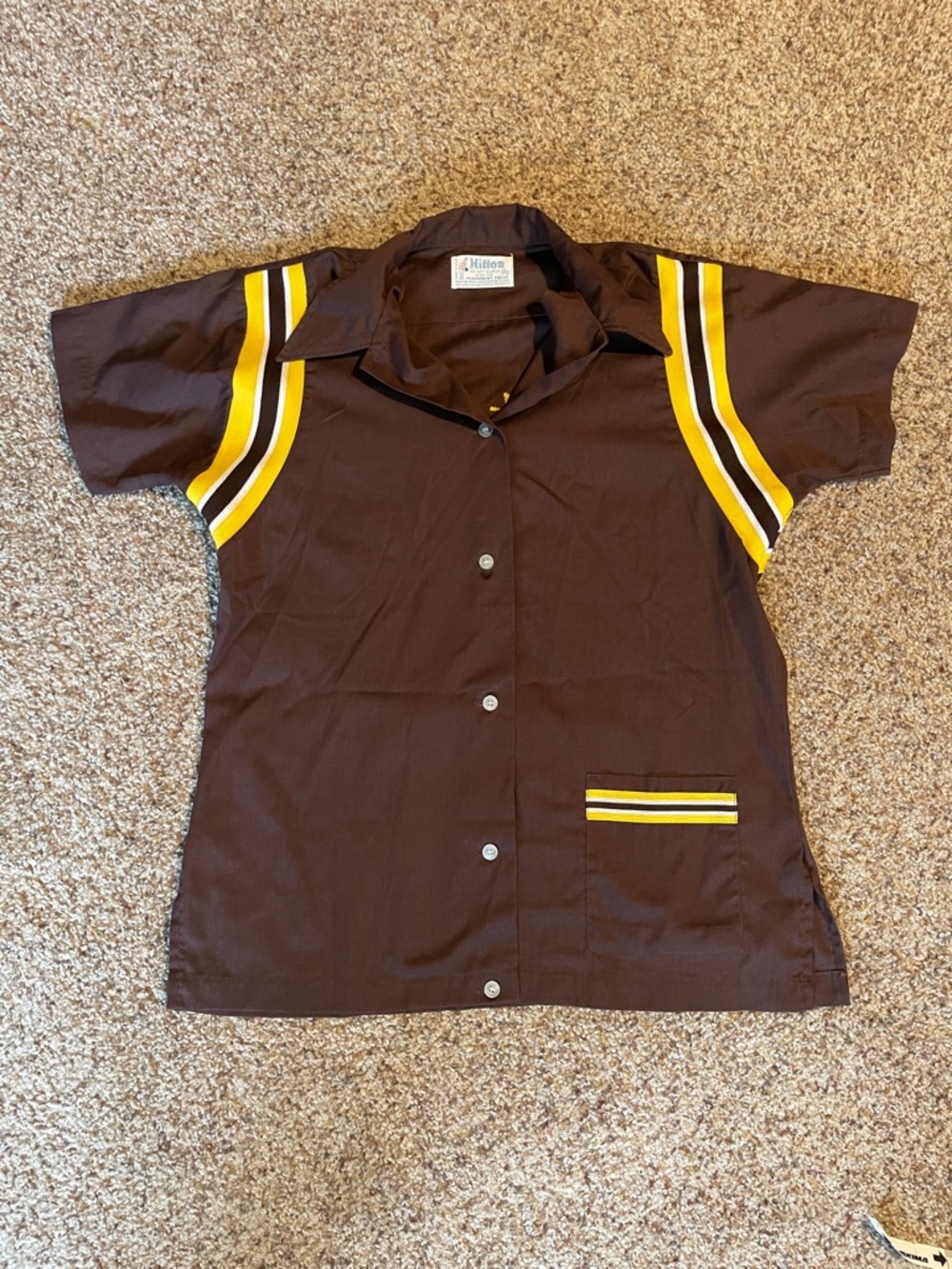 Women’s Brown Short-Sleeve Bowling Shirt with Yellow Stripes Size Small